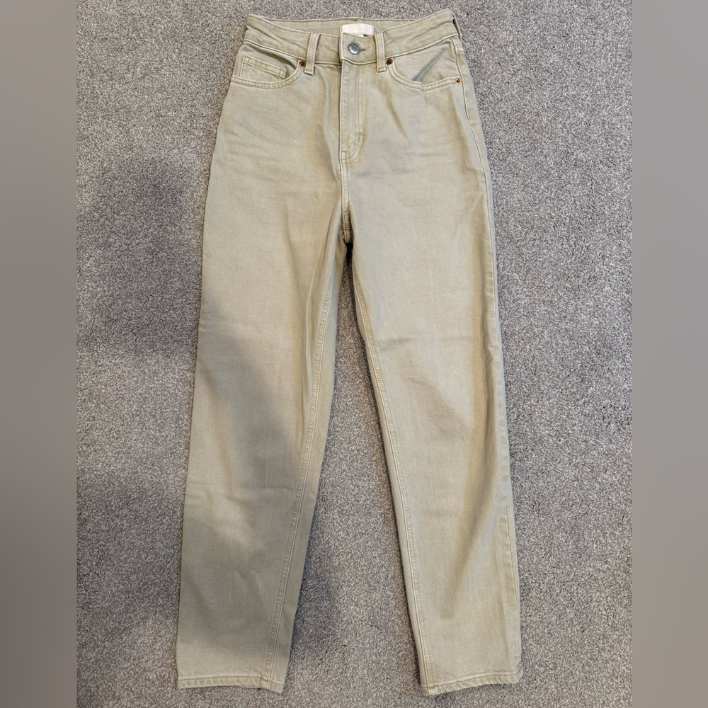 H&M Beige High-Waisted Jeans